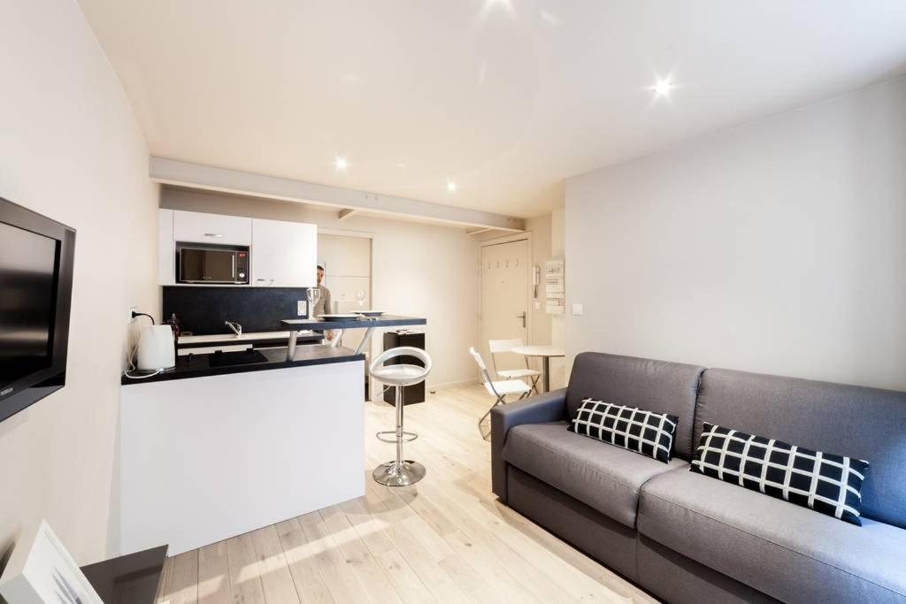 Studio Parfaitement Equipe - Metro Cordeliers Ail Lyon Bagian luar foto